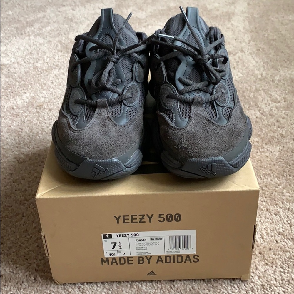 Yeezy 500 🛑 SOLD 🛑